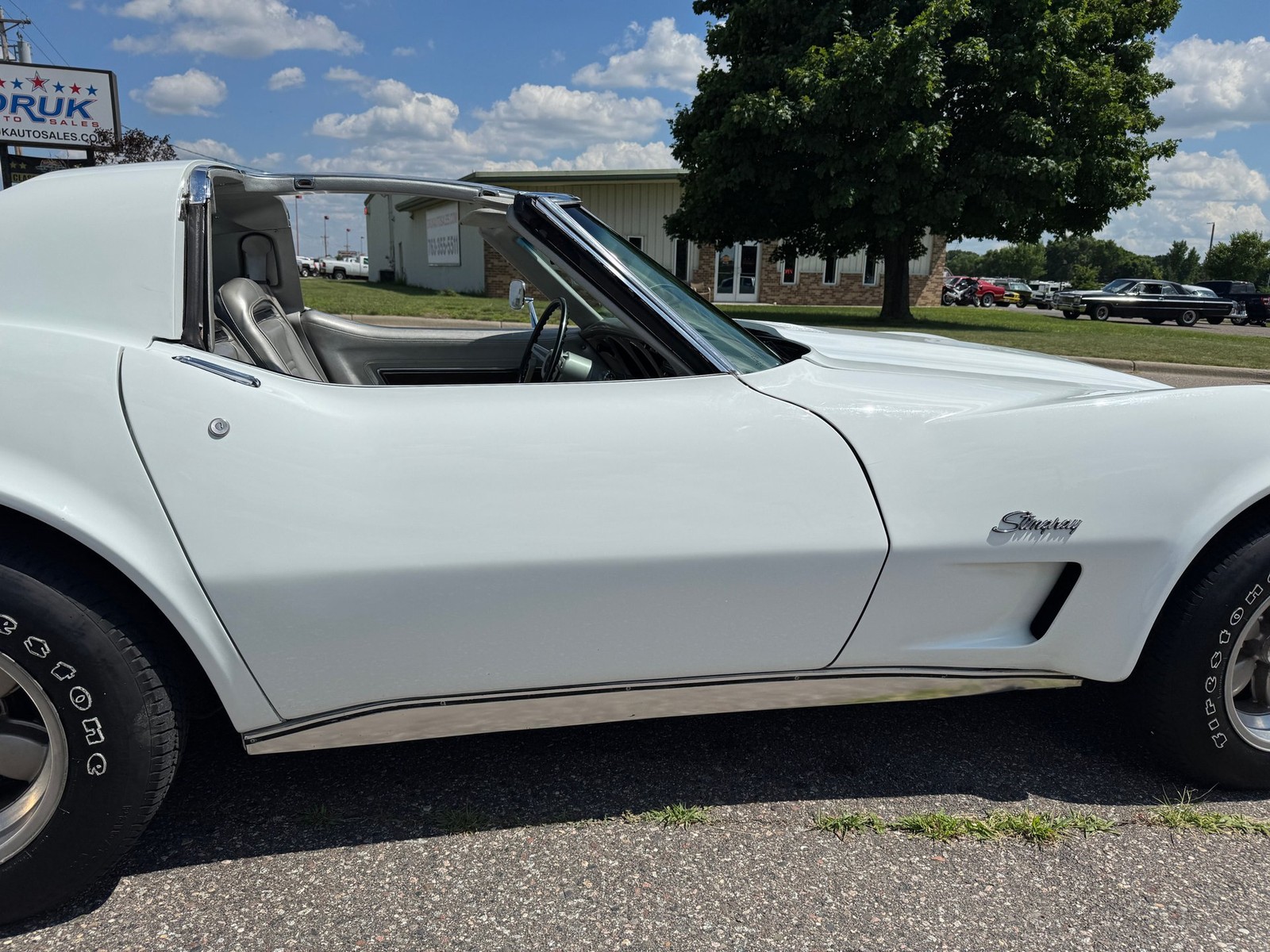 Chevrolet-Corvette-1974-Coupe-6
