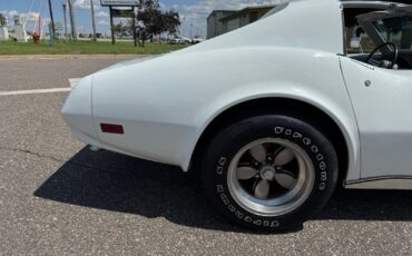 Chevrolet-Corvette-1974-Coupe-7