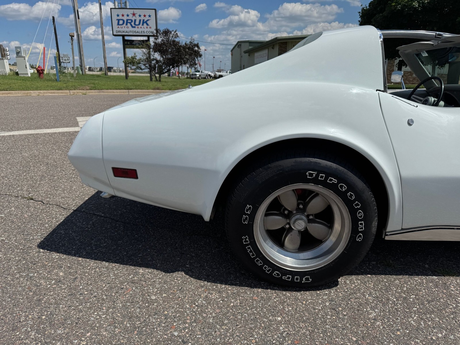 Chevrolet-Corvette-1974-Coupe-7