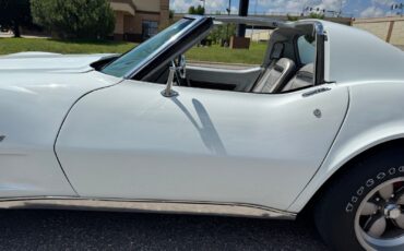 Chevrolet-Corvette-1974-Coupe-9