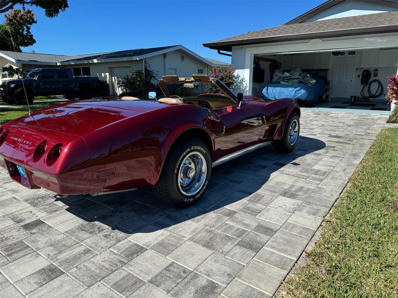 Chevrolet-Corvette-1974-Dark-Red-Tan-1