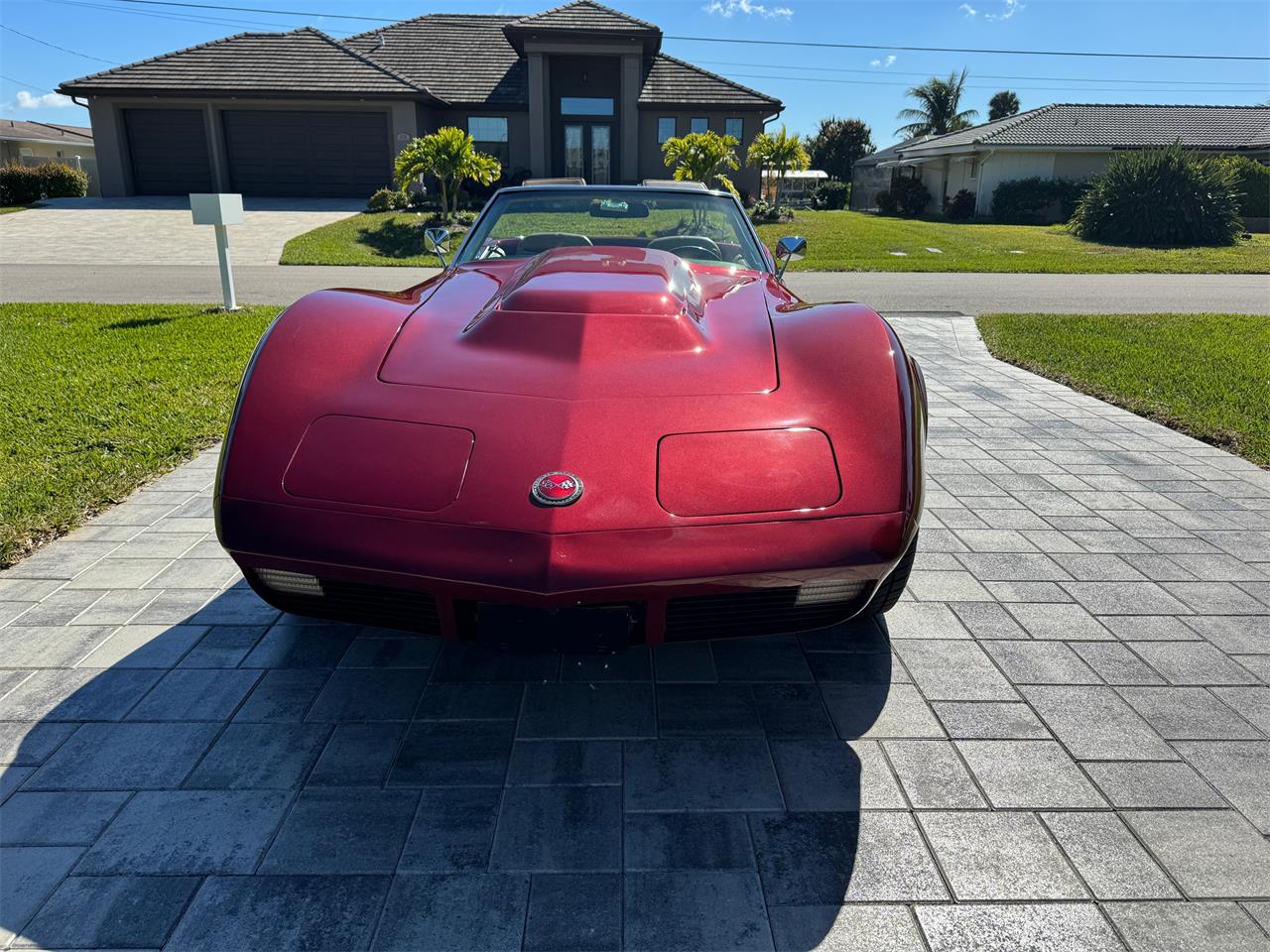 Chevrolet-Corvette-1974-Dark-Red-Tan-11