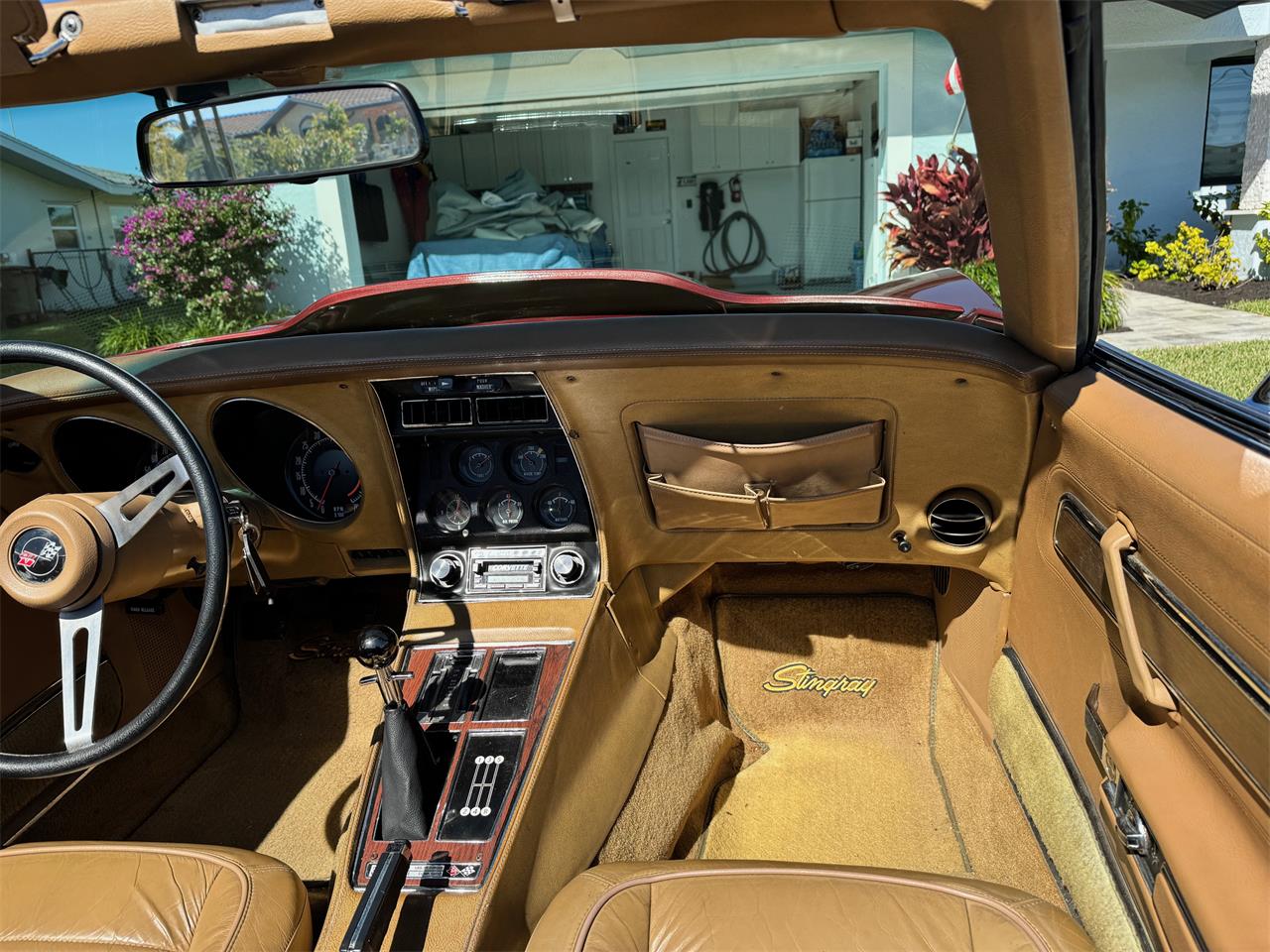 Chevrolet-Corvette-1974-Dark-Red-Tan-7