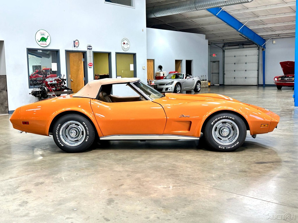 Chevrolet-Corvette-1974-Other-7