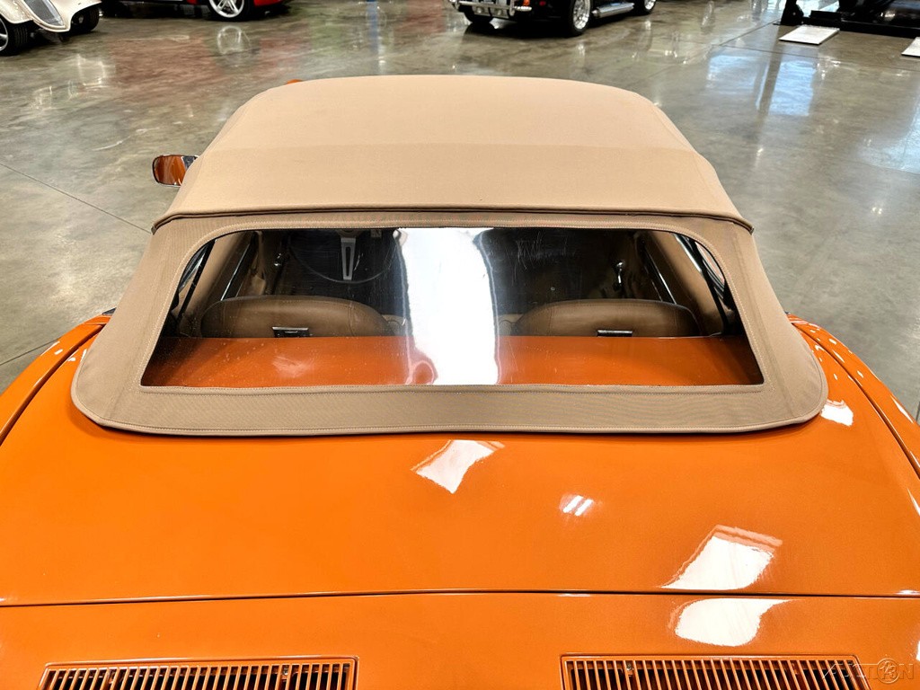 Chevrolet-Corvette-1974-Other-9