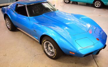 Chevrolet-Corvette-1975-1