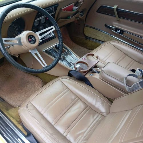 Chevrolet-Corvette-1975-11