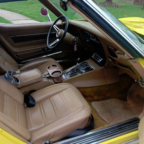 Chevrolet-Corvette-1975-13