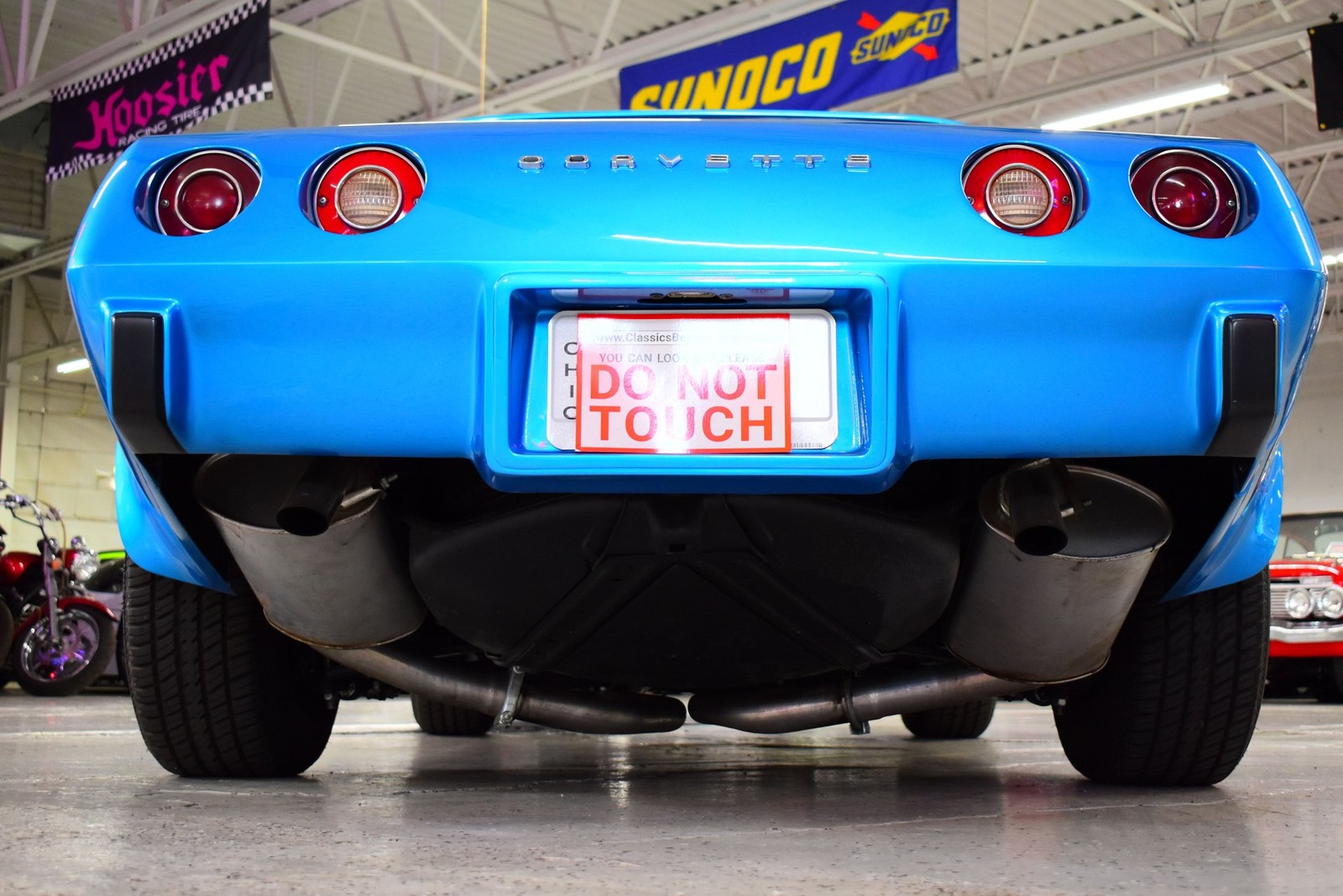 Chevrolet-Corvette-1975-15
