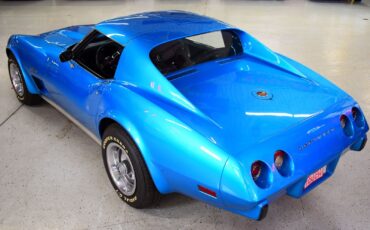 Chevrolet-Corvette-1975-17