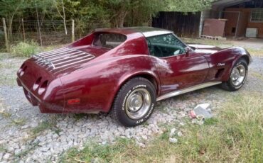 Chevrolet-Corvette-1975-2
