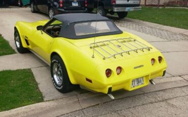 Chevrolet-Corvette-1975-3