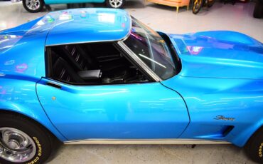 Chevrolet-Corvette-1975-5