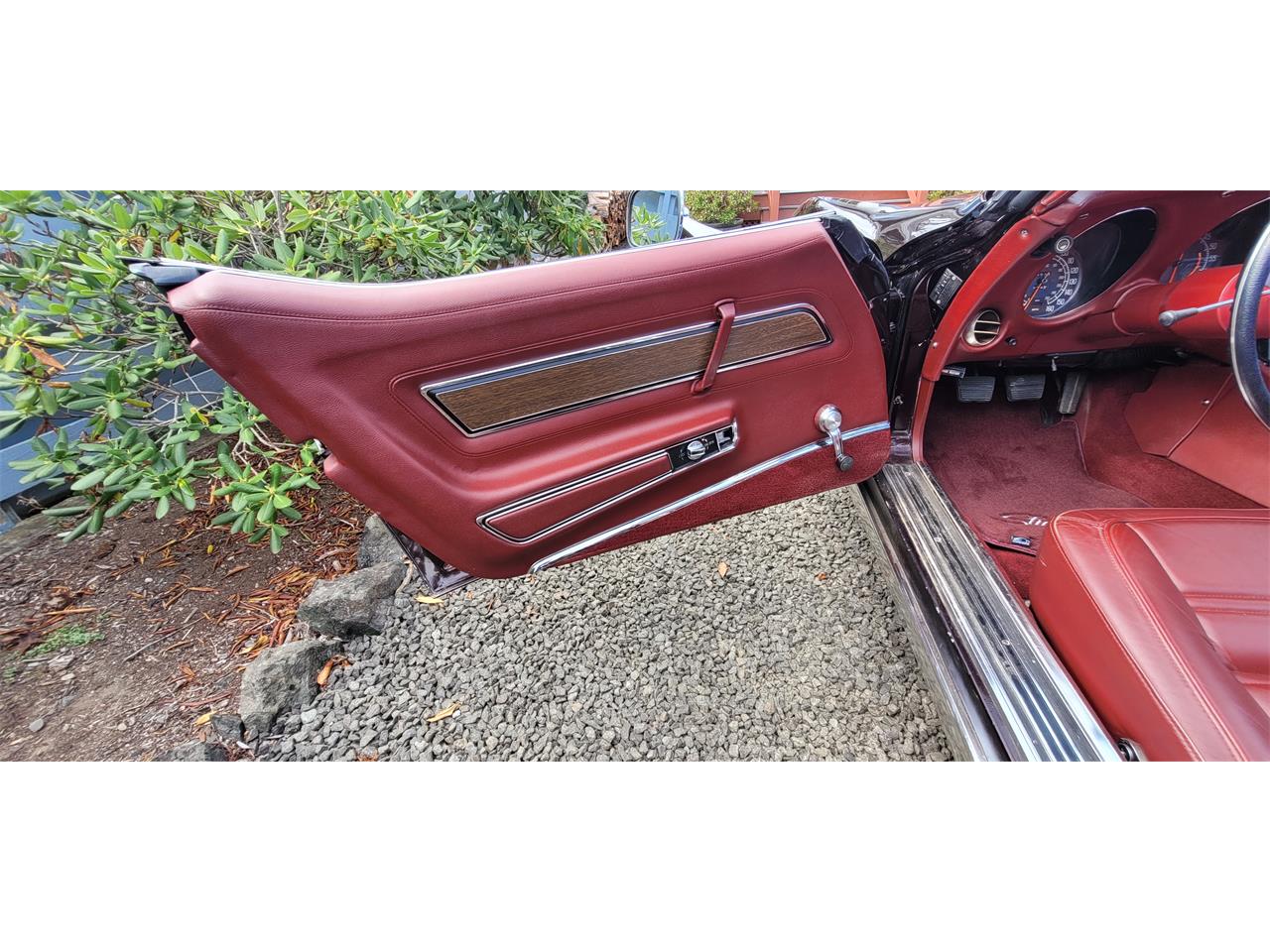 Chevrolet-Corvette-1975-BURGUNDY-WINE-PEARL-OXBLOOD-RED-BURGUNDY-39