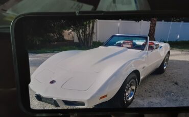 Chevrolet-Corvette-1975-Convertible-1