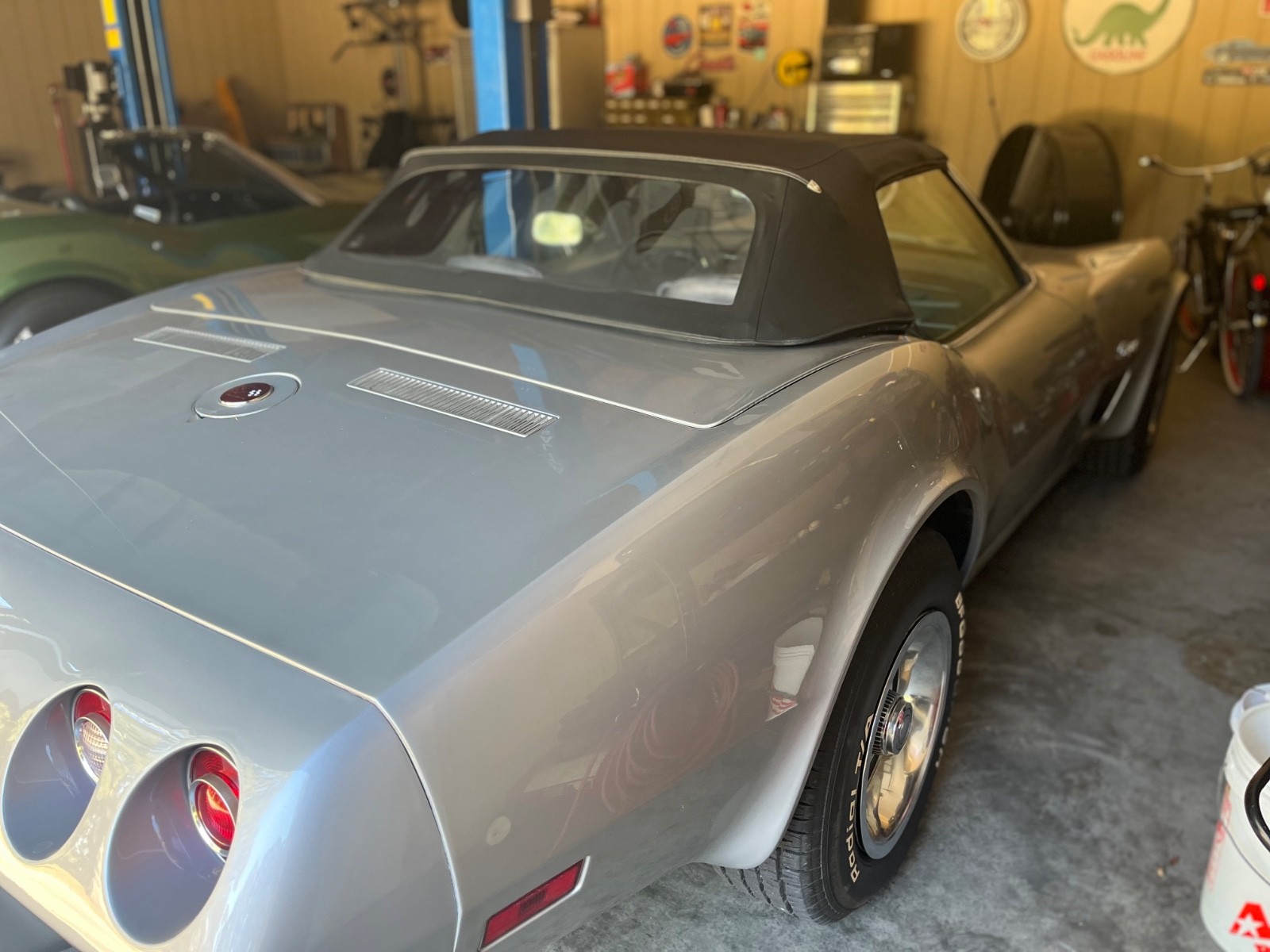 Chevrolet-Corvette-1975-Convertible-20