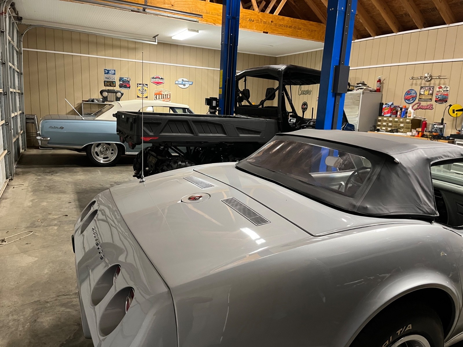 Chevrolet-Corvette-1975-Convertible-22
