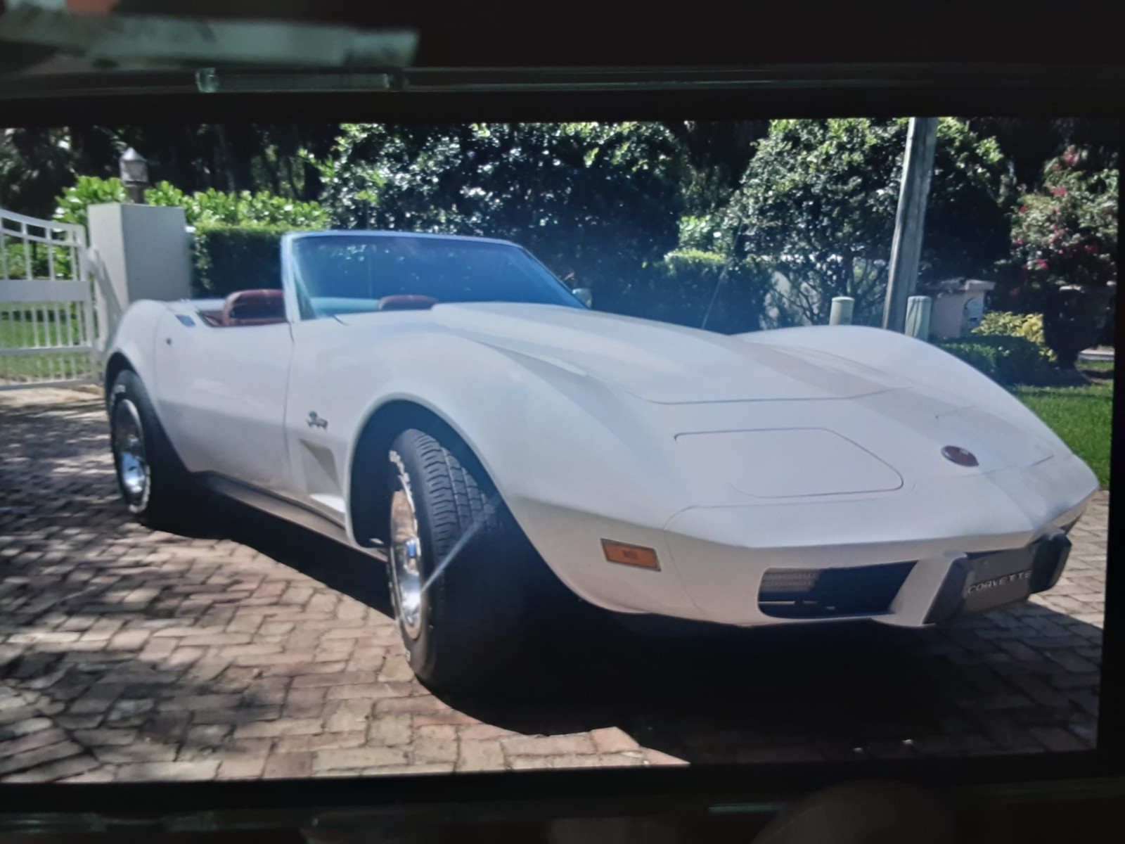 Chevrolet-Corvette-1975-Convertible-4