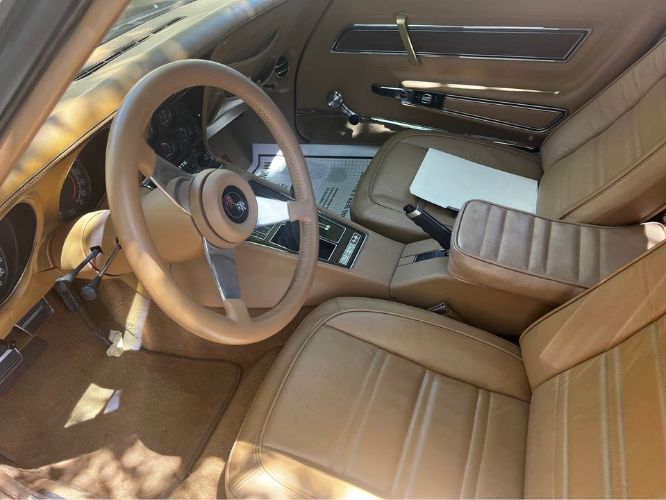 Chevrolet-Corvette-1975-Gold-Tan-7