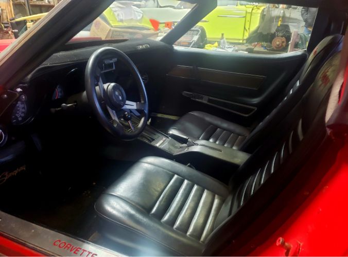 Chevrolet-Corvette-1975-Mille-Miglia-Red-Black-Leather-11