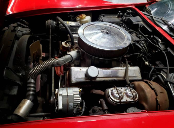 Chevrolet-Corvette-1975-Mille-Miglia-Red-Black-Leather-4