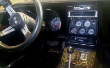 Chevrolet-Corvette-1975-Mille-Miglia-Red-Black-Leather-7