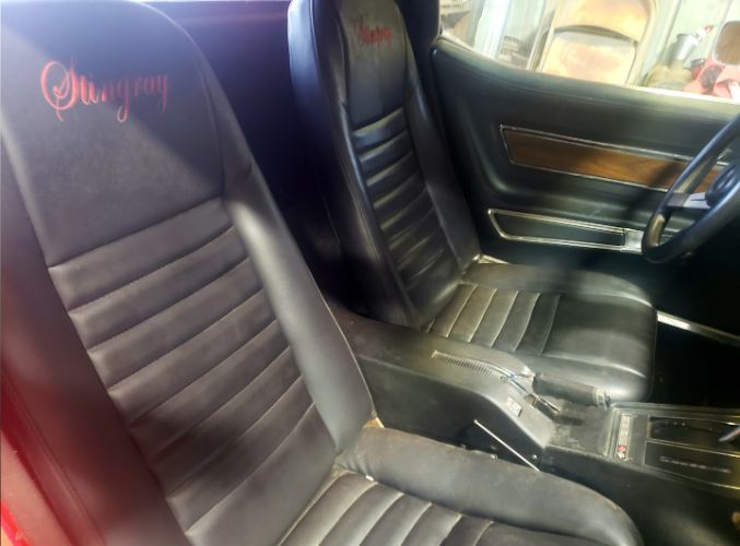 Chevrolet-Corvette-1975-Mille-Miglia-Red-Black-Leather-8