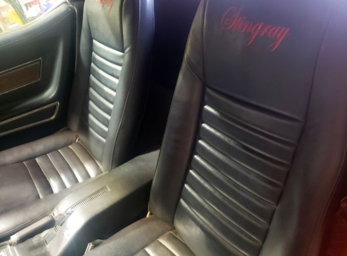 Chevrolet-Corvette-1975-Mille-Miglia-Red-Black-Leather