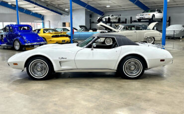 Chevrolet-Corvette-1975-Other-11