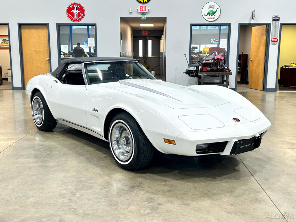 Chevrolet-Corvette-1975-Other-20