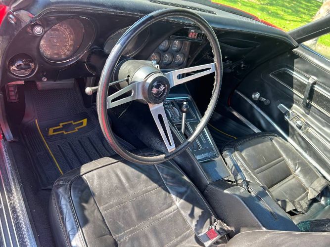 Chevrolet-Corvette-1975-Red-3