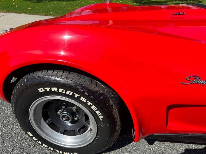 Chevrolet-Corvette-1975-Red-4