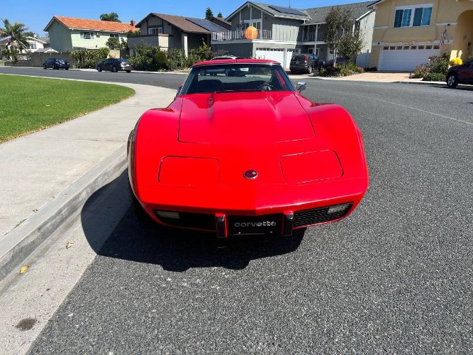 Chevrolet-Corvette-1975-Red-8