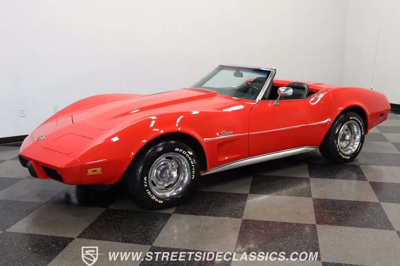 Chevrolet-Corvette-1975-Red-Black-24