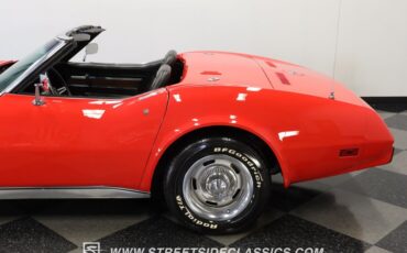Chevrolet-Corvette-1975-Red-Black-27