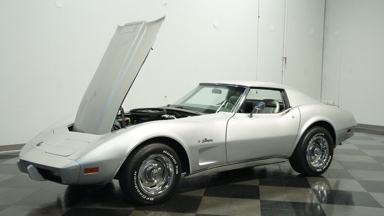 Chevrolet-Corvette-1975-Silver-Metallic-Silver-16