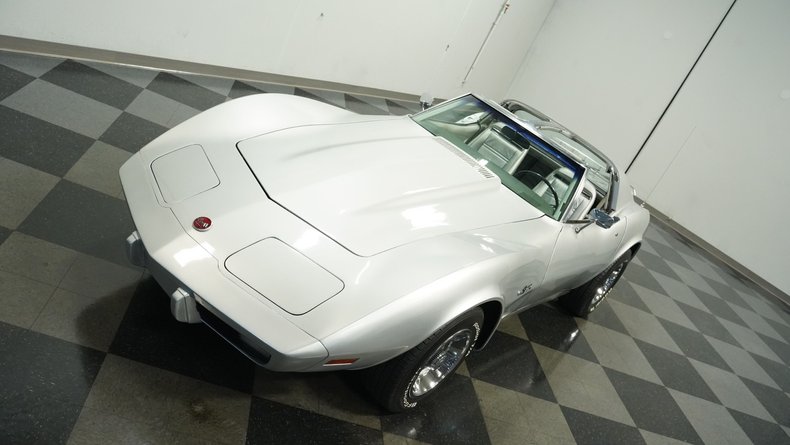 Chevrolet-Corvette-1975-Silver-Metallic-Silver-17