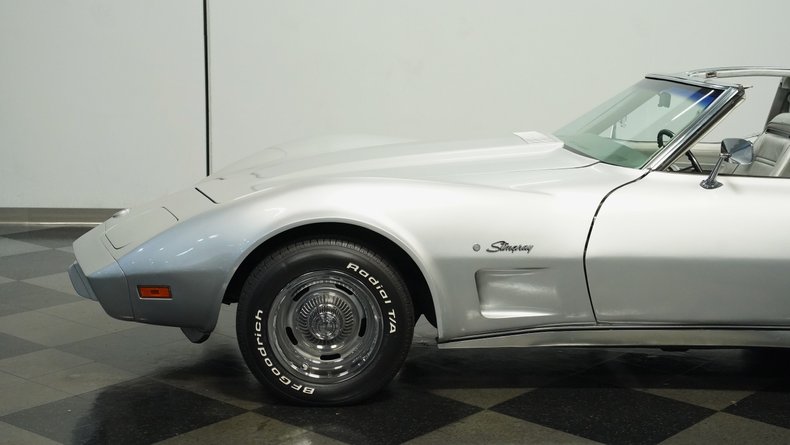 Chevrolet-Corvette-1975-Silver-Metallic-Silver-18