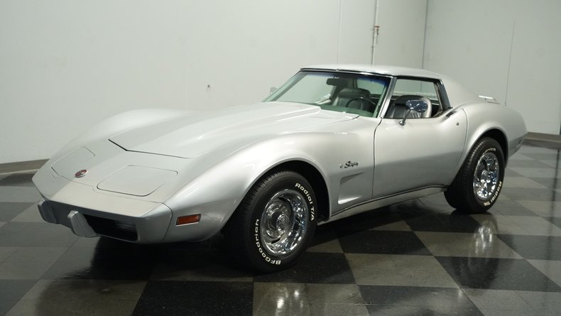 Chevrolet-Corvette-1975-Silver-Metallic-Silver-20