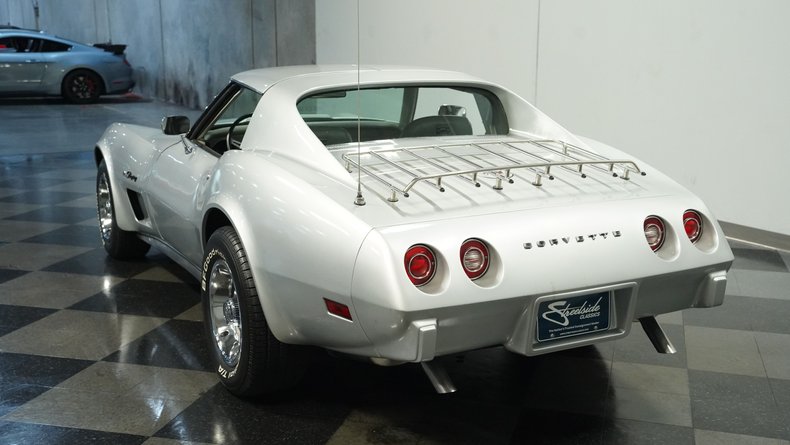 Chevrolet-Corvette-1975-Silver-Metallic-Silver-21