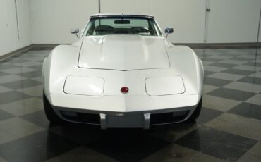Chevrolet-Corvette-1975-Silver-Metallic-Silver-28