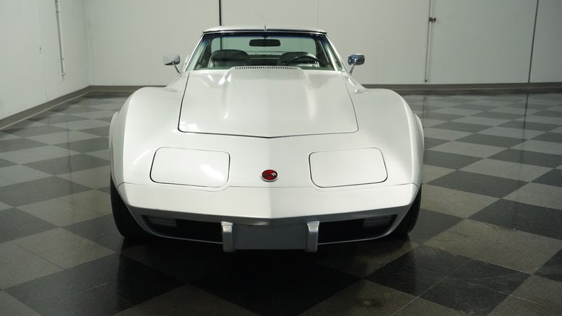 Chevrolet-Corvette-1975-Silver-Metallic-Silver-28