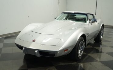 Chevrolet-Corvette-1975-Silver-Metallic-Silver-29