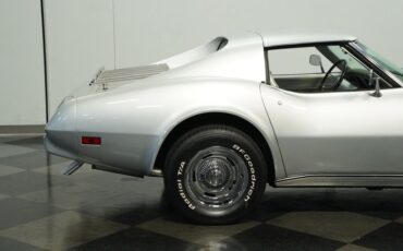 Chevrolet-Corvette-1975-Silver-Metallic-Silver-31