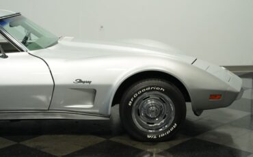 Chevrolet-Corvette-1975-Silver-Metallic-Silver-32