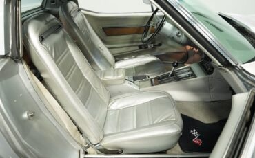 Chevrolet-Corvette-1975-Silver-Metallic-Silver-42