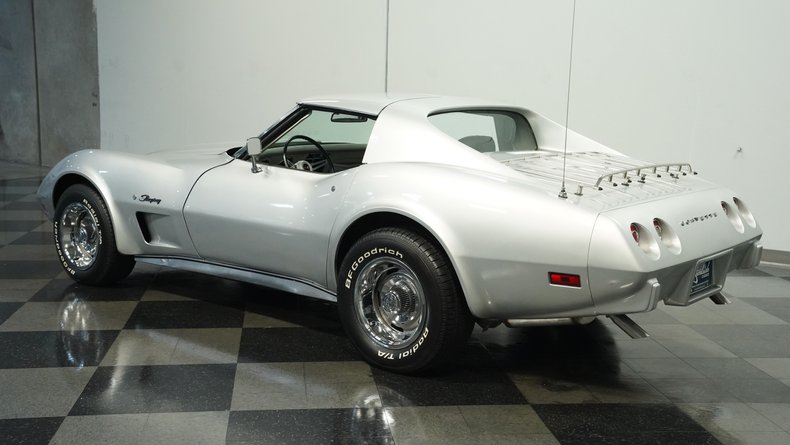 Chevrolet-Corvette-1975-Silver-Metallic-Silver-44