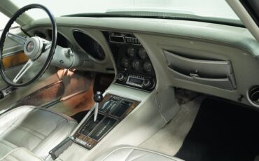 Chevrolet-Corvette-1975-Silver-Metallic-Silver-46