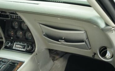 Chevrolet-Corvette-1975-Silver-Metallic-Silver-48