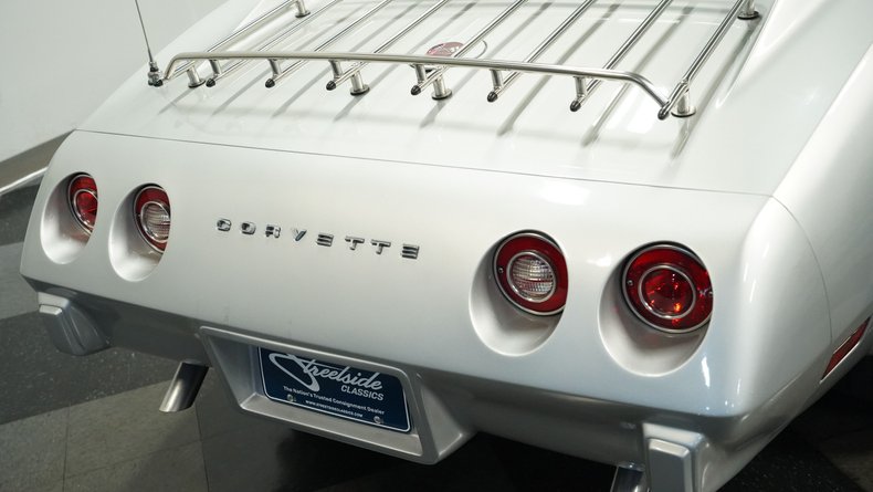 Chevrolet-Corvette-1975-Silver-Metallic-Silver-5